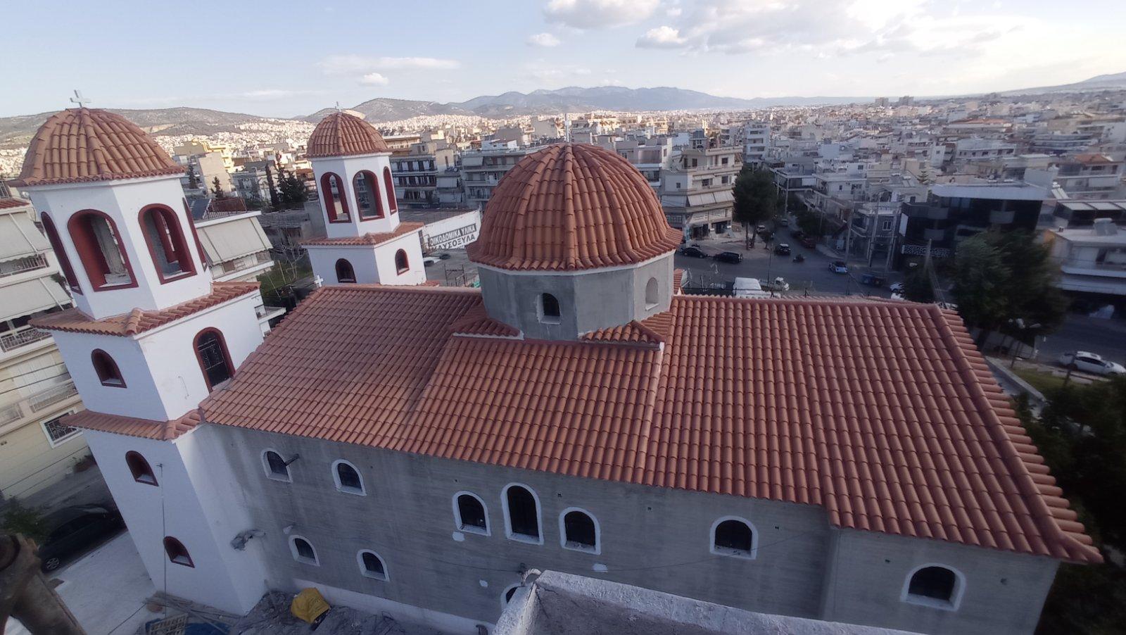 Κεραμοσκεπή εκκλησίας στο Περιστέρι