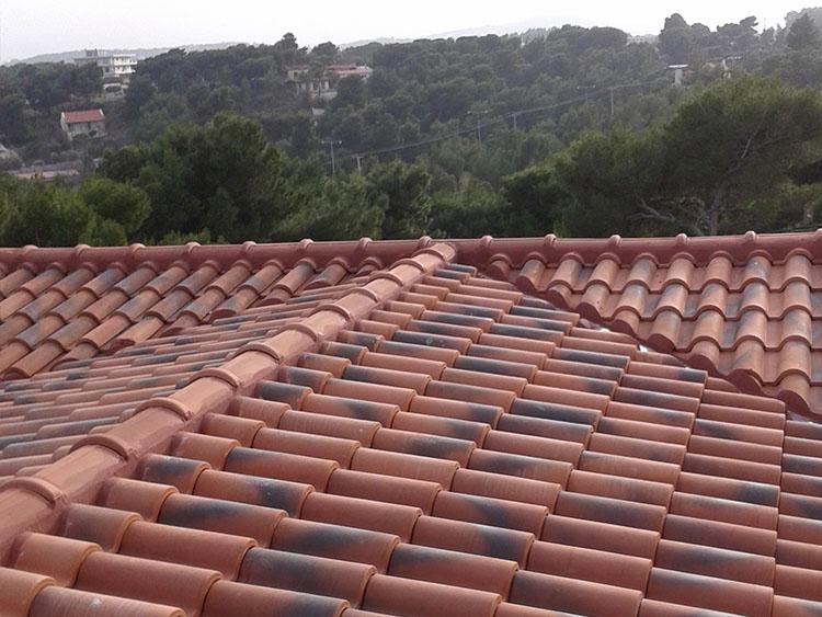 απο ψηλά σκεπή με κεραμίδαι